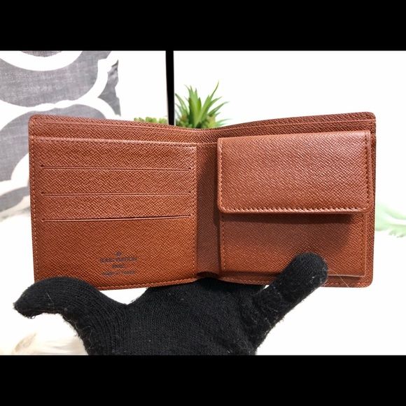 🔥SOLD 🔥Men’s Bifold’s Wallet - Picture 10 of 15